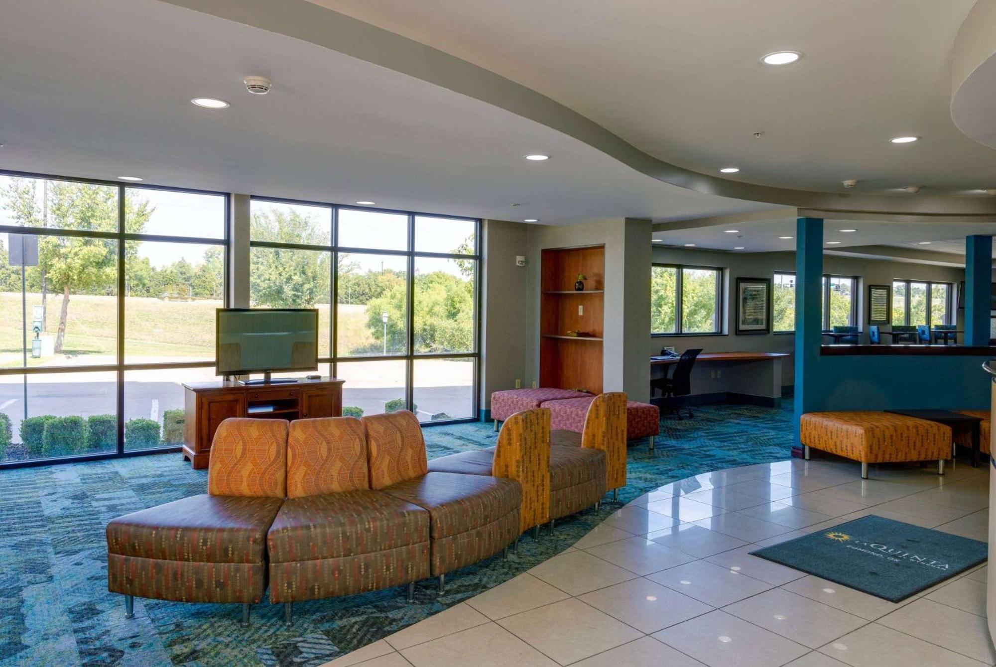 La Quinta By Wyndham Edmond Hotell Exteriör bild